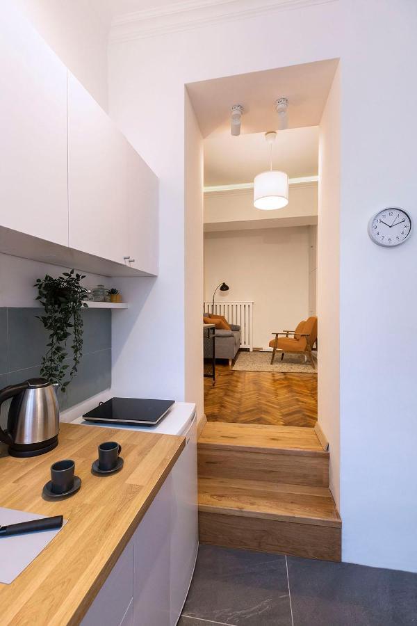 High Note Apartment
